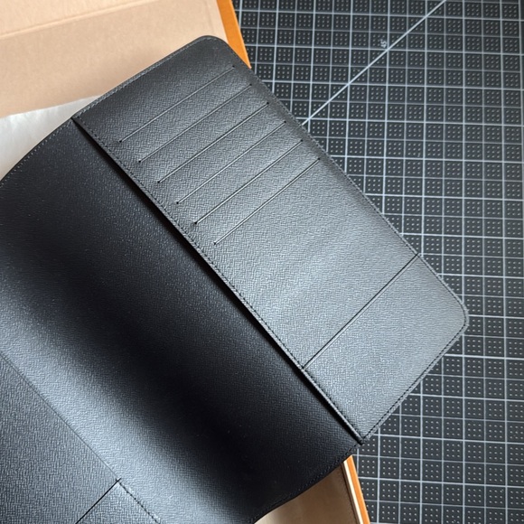 Louis Vuitton Desk Agenda Cover A5 insert size, Damier Black - Picture 13 of 13